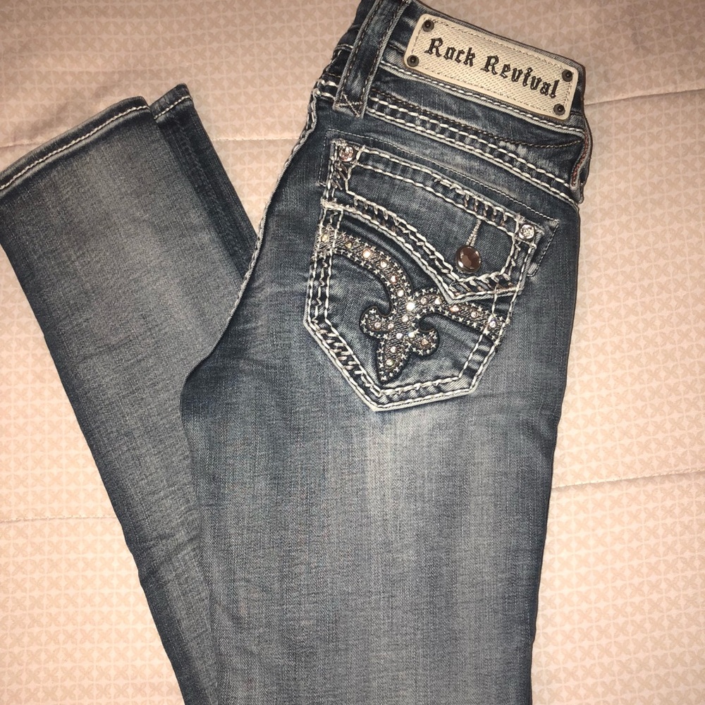 ‼️ SOLD ‼️ Rock Revival size 24